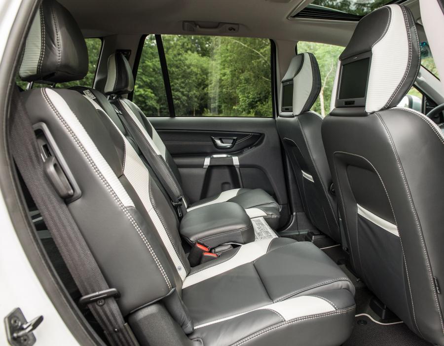  Volvo XC90 D5 R-Design 2012 года  (фото 6 из 21)